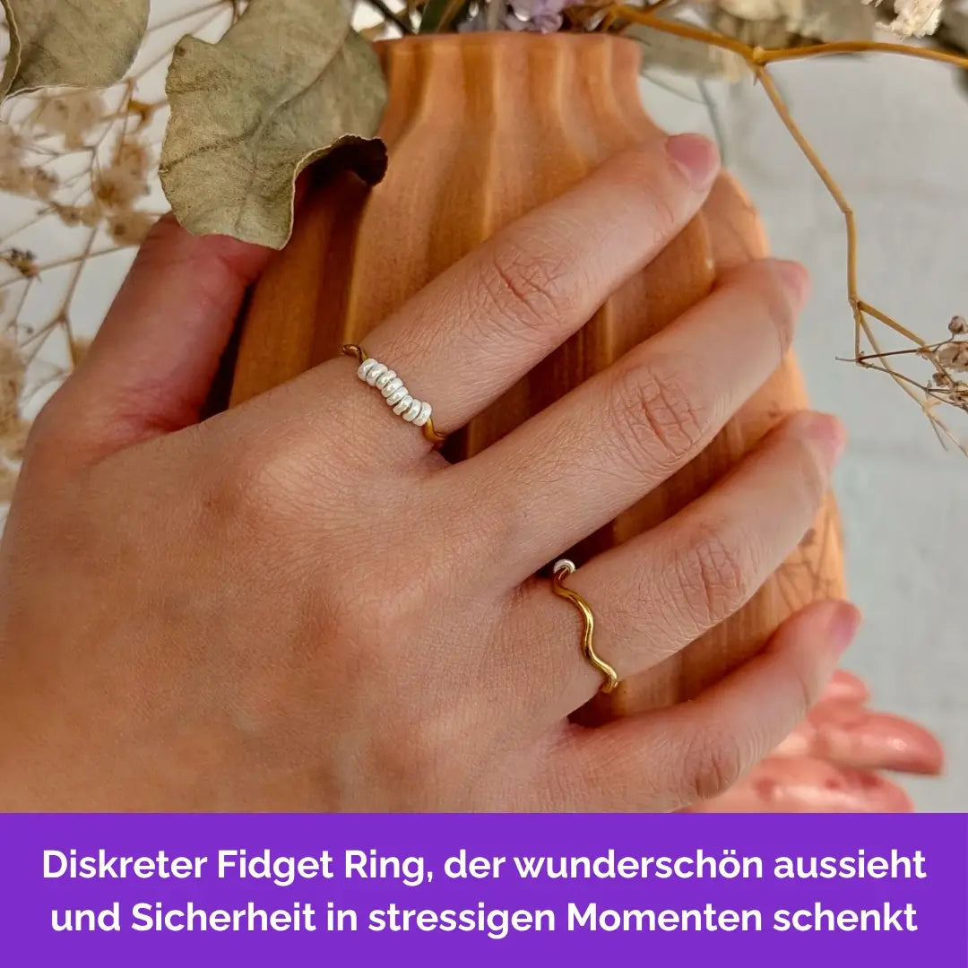 Wellen Fidget Ring in Gold – handgefertigter, diskreter Schmuck zur Stressbewältigung und Emotionsregulation