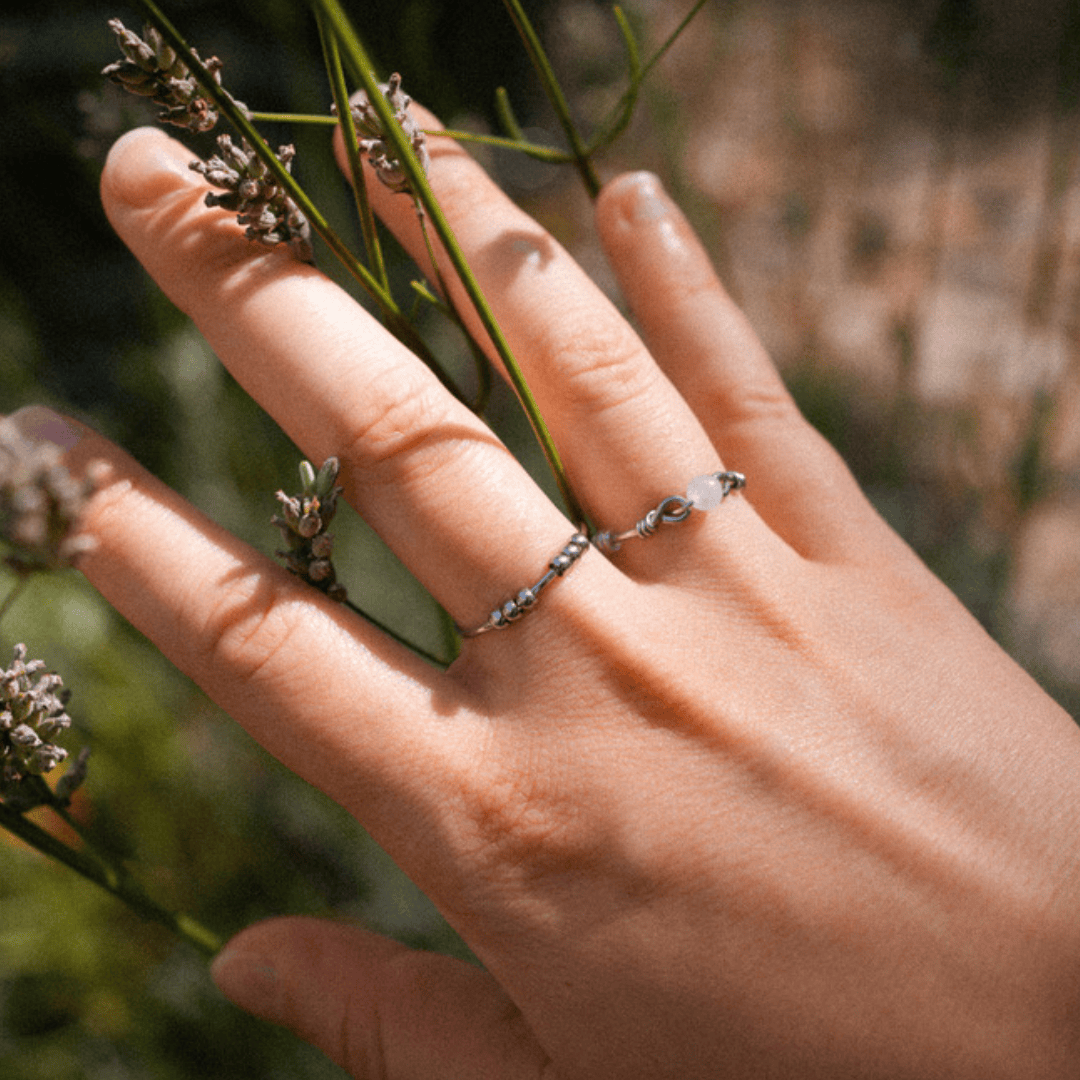 Mond Anxiety Ring Silber: Minimal, hochwertig, unauffällig, alle Größen. Kann gegen Stress & Anspannung helfen. Entspannung