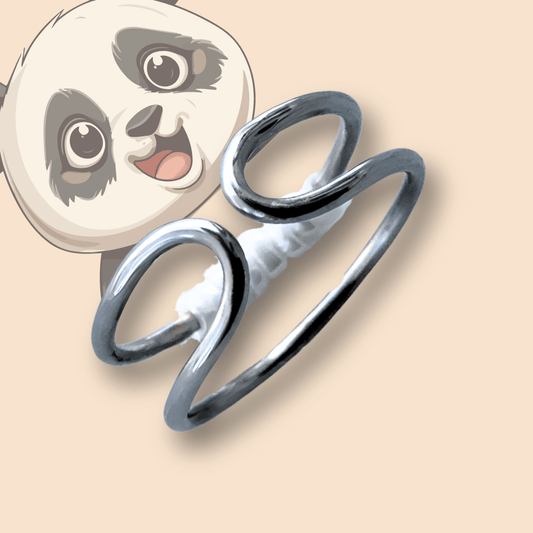 Panda Hug Anti Stress Ring Silber: Handgefertigt in Deutschland. Minimal, hochwertig, unauffällig, alle Größen. Kann gegen Stress & Anspannung helfen