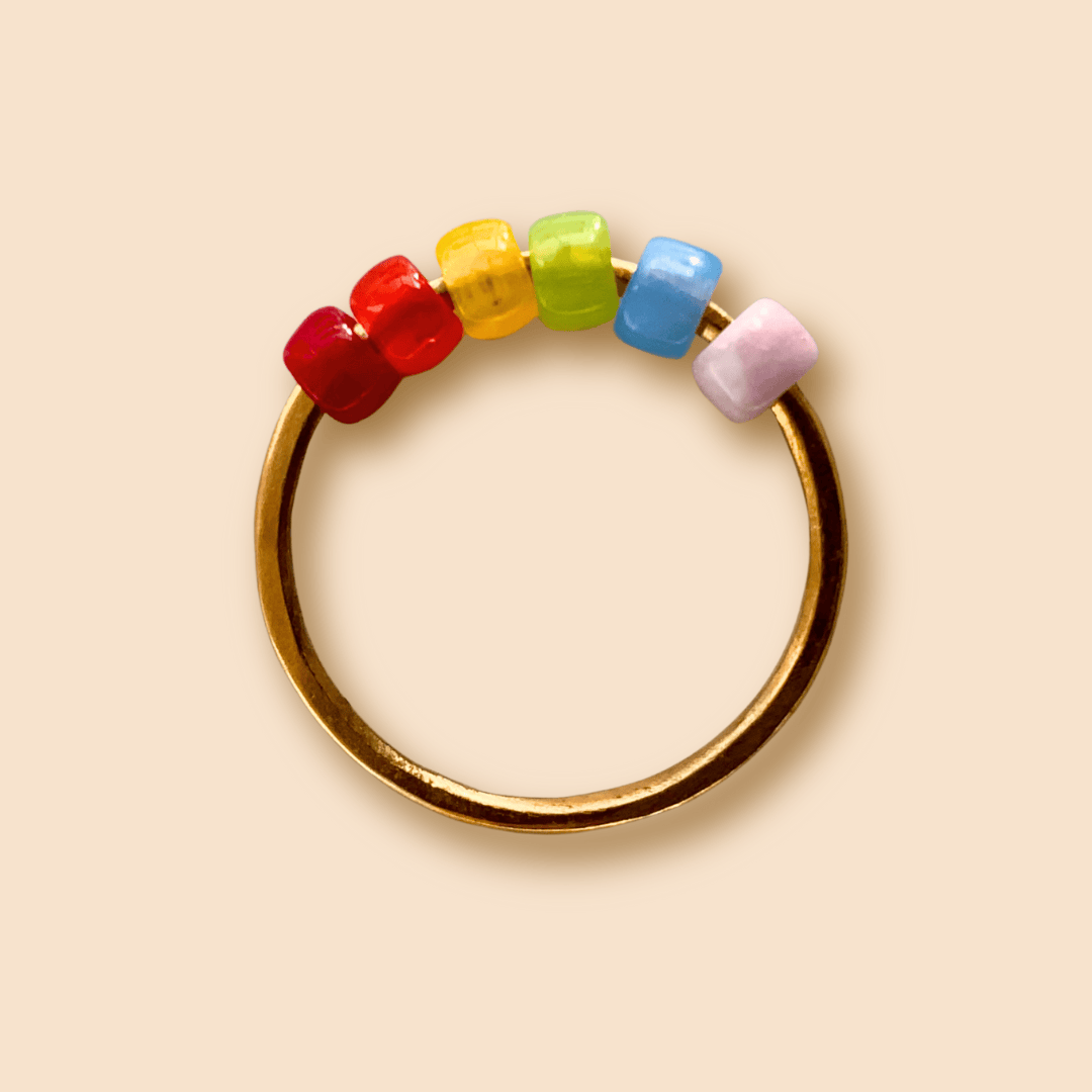 Rainbow Anxiety Ring Gold: Handgefertigt in Deutschland. Minimal, hochwertig, unauffällig, alle Größen. Kann gegen Stress & Anspannung helfen. Hochwertig